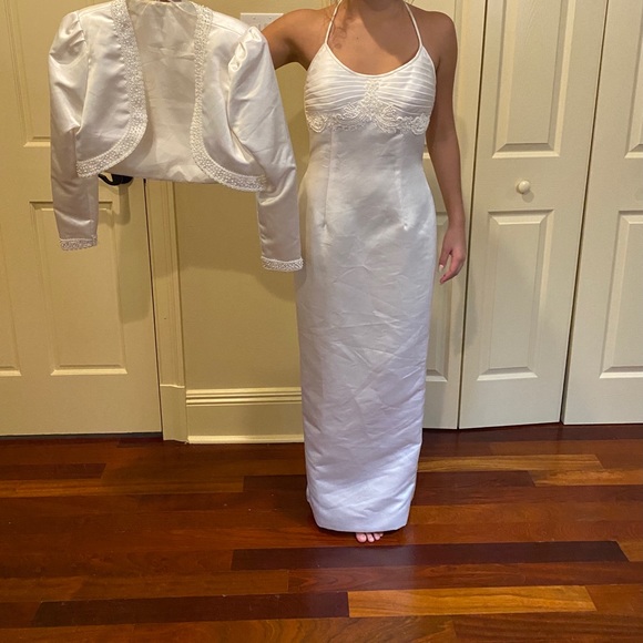 White wedding dress worn once - Picture 1 of 5